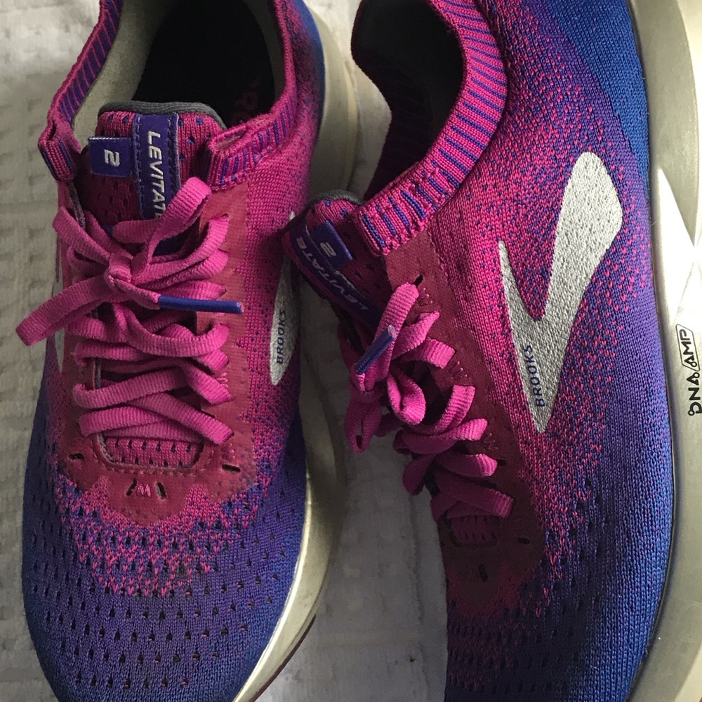Brooks Levitate 2 Women's Shoes - Purple and Pink - Picture 2 of 8
